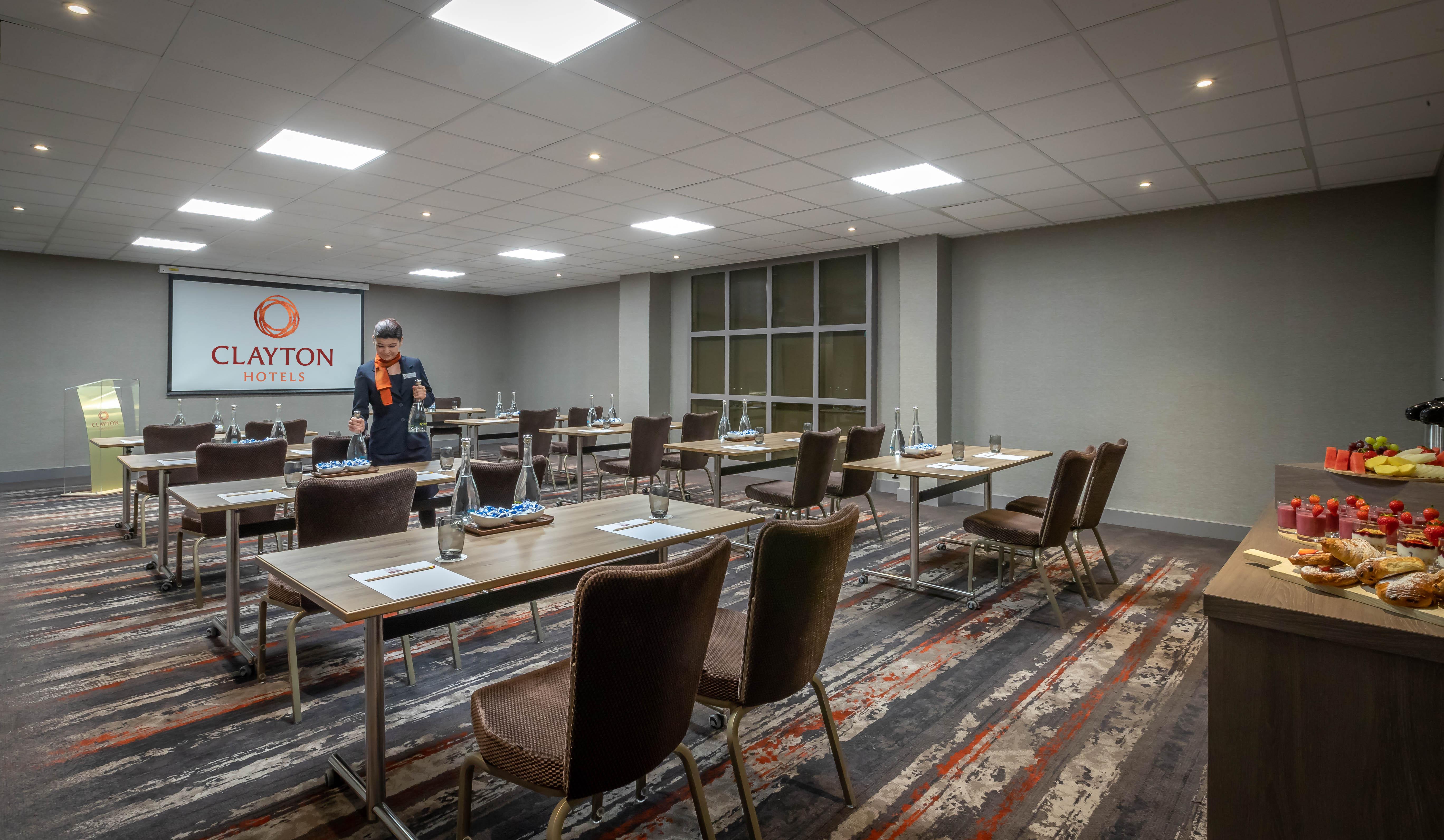 Clayton Hotel Ballsbridge Дъблин Екстериор снимка