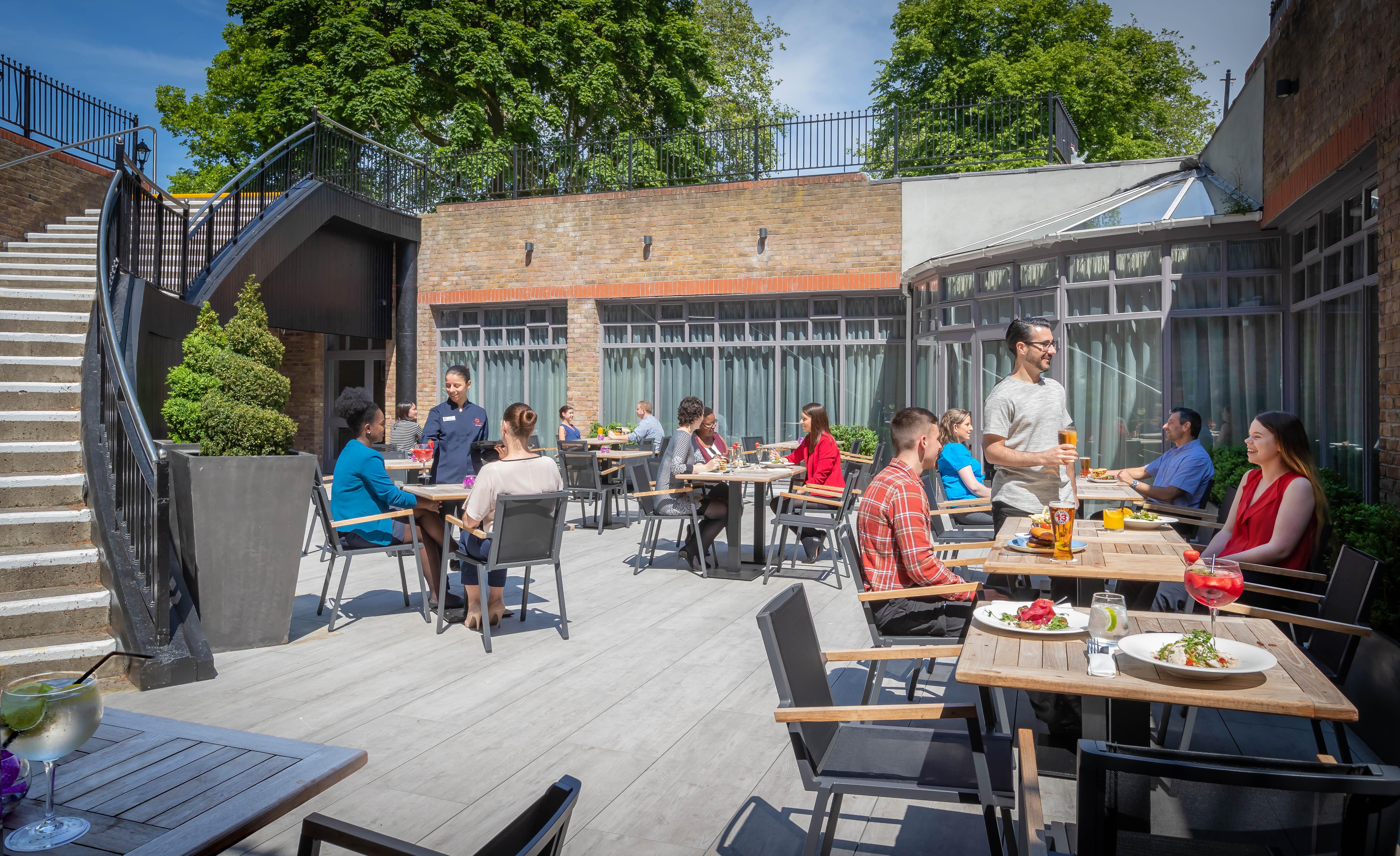 Clayton Hotel Ballsbridge Дъблин Екстериор снимка