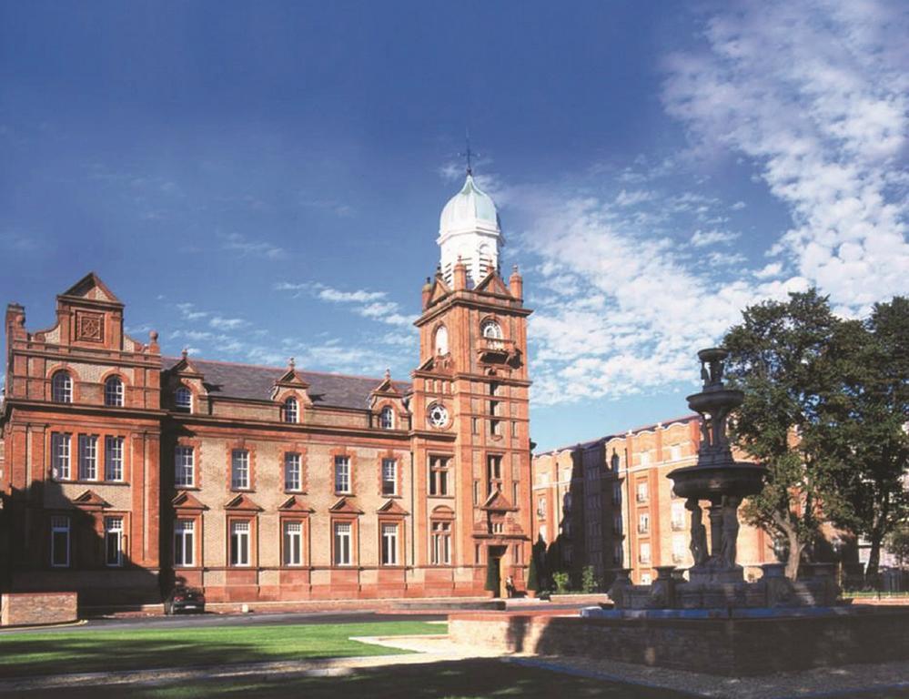 Clayton Hotel Ballsbridge Дъблин Екстериор снимка