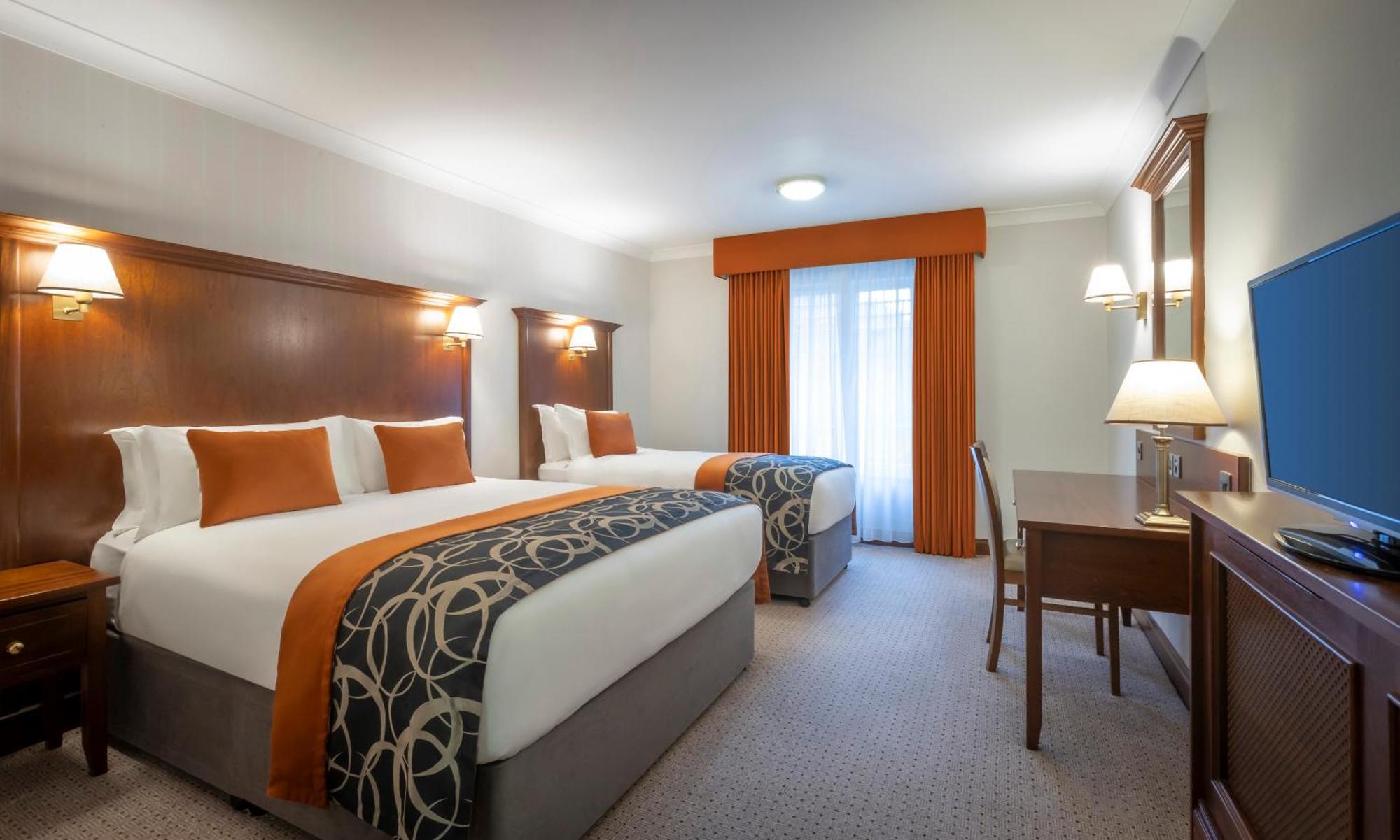 Clayton Hotel Ballsbridge Дъблин Екстериор снимка