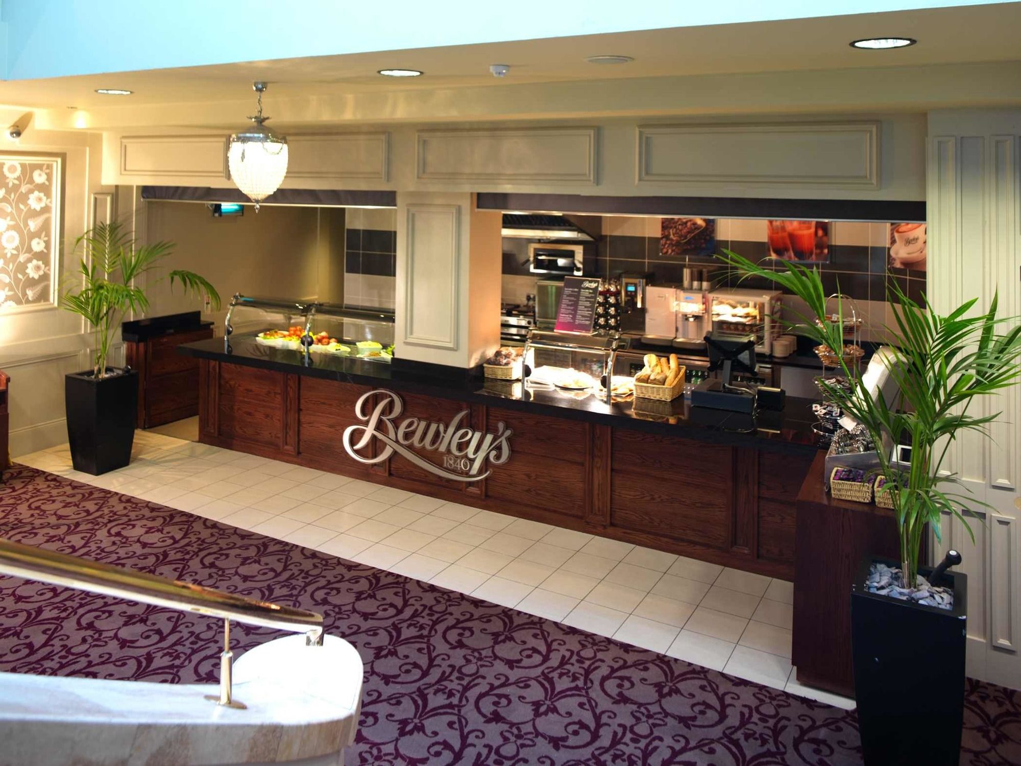 Clayton Hotel Ballsbridge Дъблин Екстериор снимка