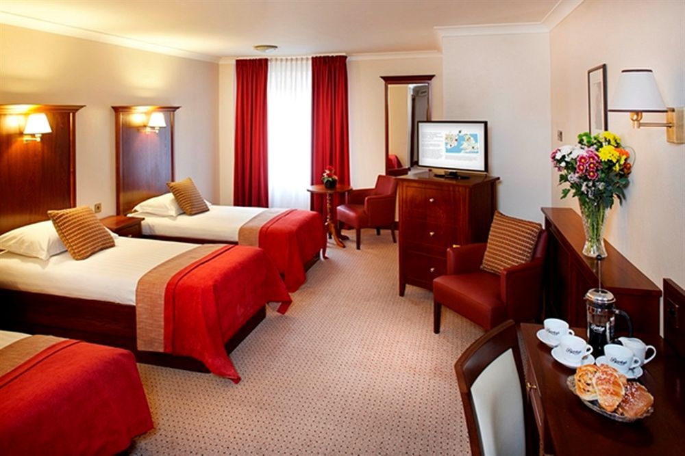 Clayton Hotel Ballsbridge Дъблин Екстериор снимка