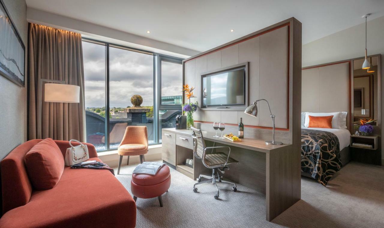 Clayton Hotel Ballsbridge Дъблин Екстериор снимка